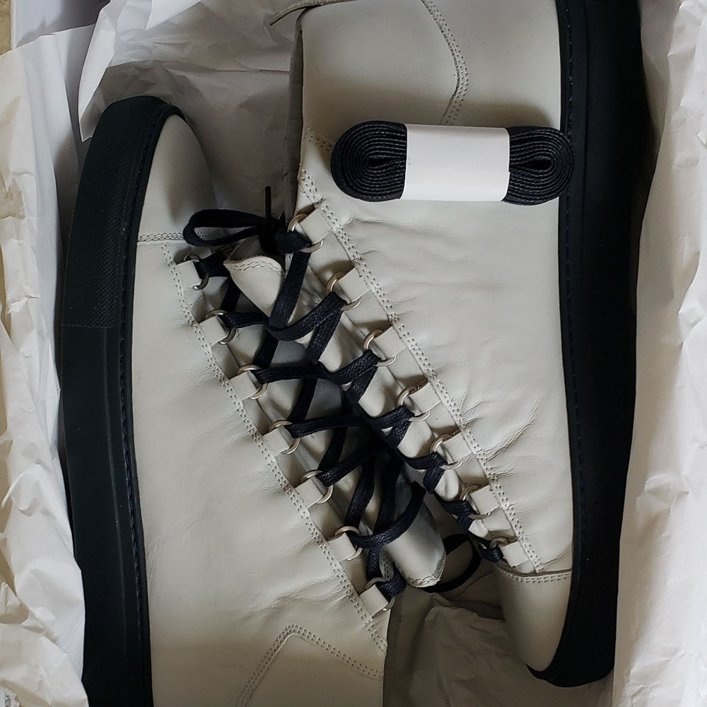 Balenciagas Arenas